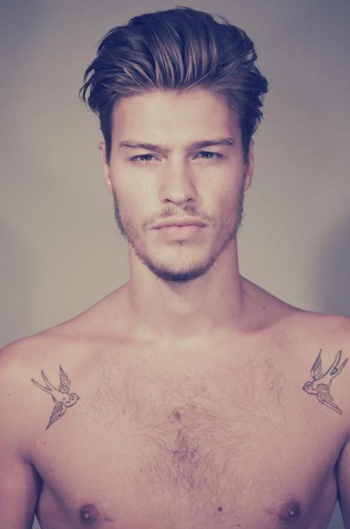 men-hairstyle-short-sides-long-front